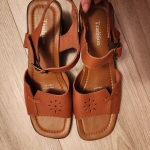 Vintage block-heeled Sandal